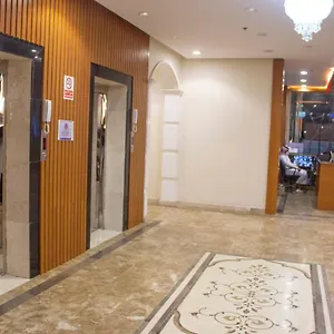 أجنحة إيوان الأندلس فندق جدة