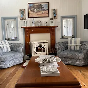  Bed & Breakfast Cherry Blossom Cottage-with Country Charm And Australia